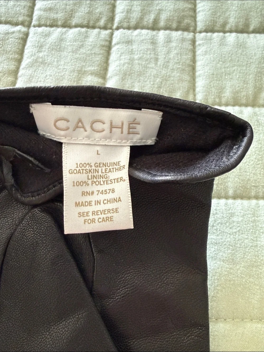 Cache Leather Studded Women's Gloves - Black